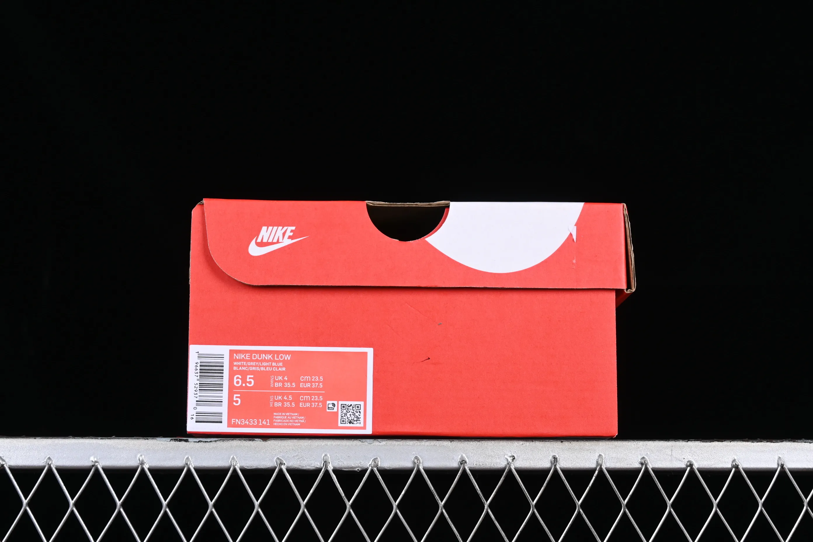 All categories Nk SB Dunk series Nk SB Dunk Low low-top sneakers F version Nk SB Dunk Low "520" Valentine's Day limited SB low-top sports and leisure sneakers FN3433-141